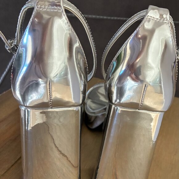 Steve Madden Veronika Silver-Metallic Platform Heels; Size 9; GREAT condition - Picture 3 of 4